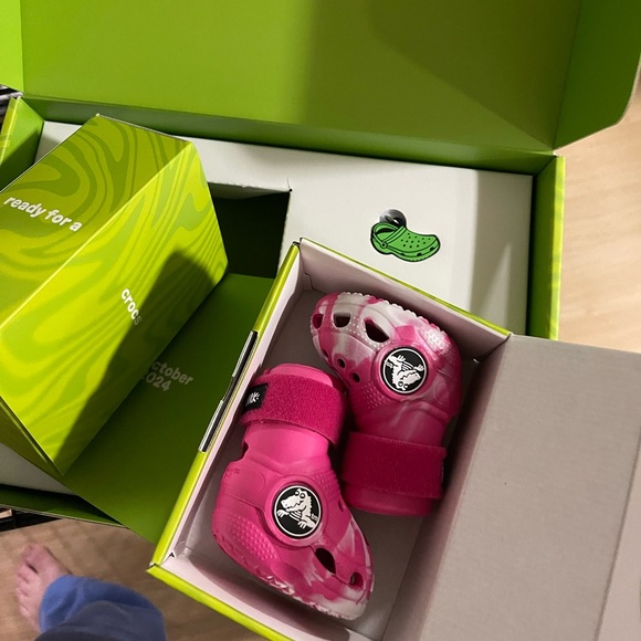 Dog Crocs size medium - Picture 1 of 3